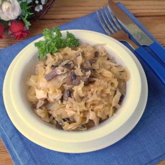 Рецепт тушеной капусты с грибами в мультиварке