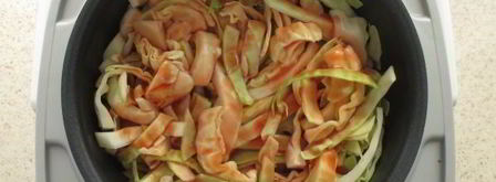 тушеная капуста с колбасой в мультиварке. Шаг 8