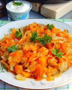 Тушеная капуста с тыквой и морковью
