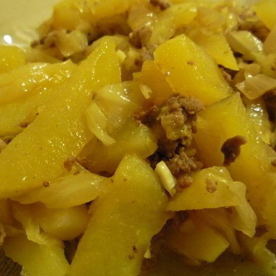 Рецепт тушеной капусты со свининой и картошкой