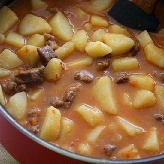 Рецепт тушеного картофеля с говядиной и помидорами