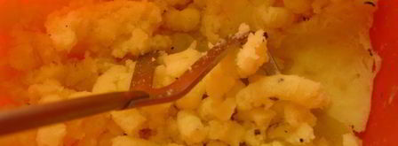 запеченый картофель, фаршированный сыром и зеленью. Шаг 3