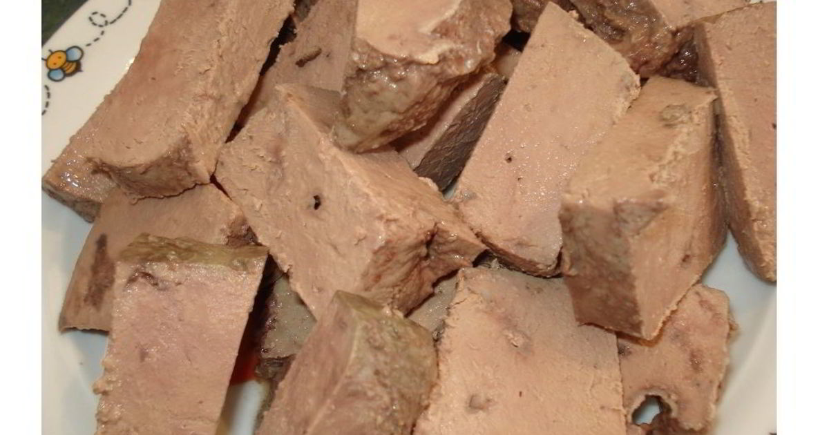 Куриная печень вареная. Печень говяжья 1 кг. Печен отварное. Вареная свиная печень в разрезе. Печен отварное.