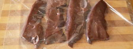 говяжья печень тушеная в соусе в мультиварке. Шаг 5