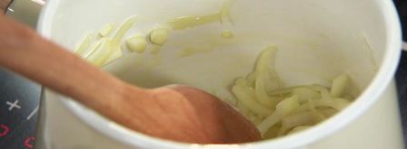 говяжья печенка с томленым луком. Шаг 2