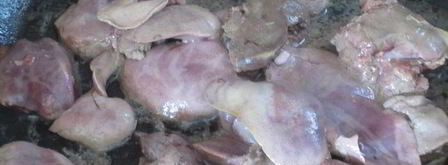 куриная печень с яблоками и майораном. Шаг 3