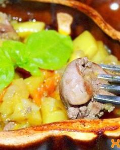 Куриная печень в горшочках с картошкой