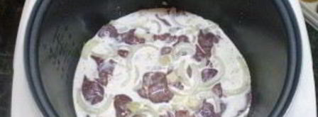 куриная печень в сметане в мультиварке. Шаг 3