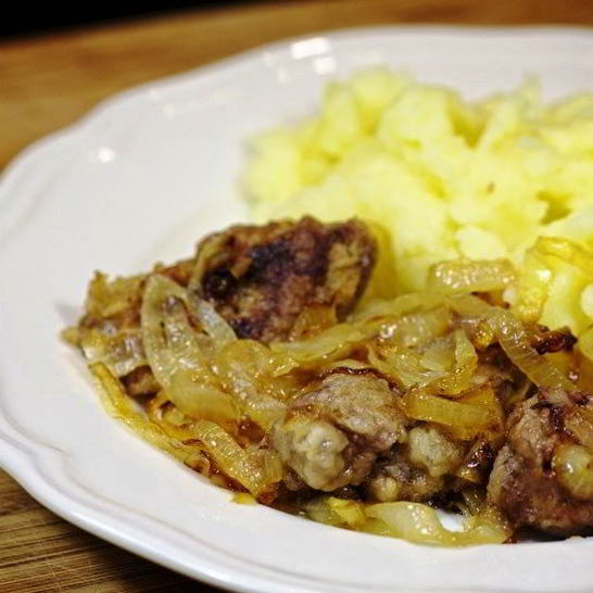 Рецепт куриной печени, жареной с луком