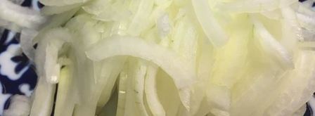 куриные сердечки и печень, тушеные в сметане. Шаг 2