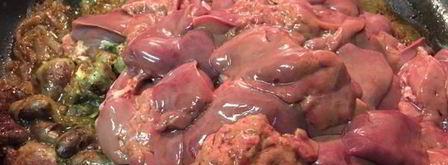 куриные сердечки и печень, тушеные в сметане. Шаг 5