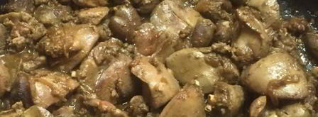 куриные сердечки и печень, тушеные в сметане. Шаг 6