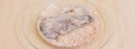 печень, запеченная с помидорами и луком под сыром. Шаг 5