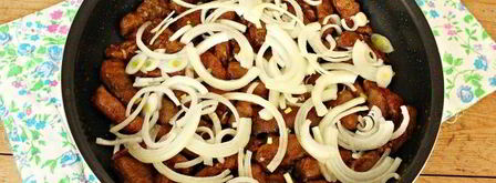 свиная печень, тушенная в томатно-соевом соусе. Шаг 8