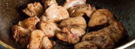 жареная куриная печень с овощами. Шаг 4