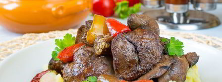 жареная куриная печень с овощами. Шаг 10