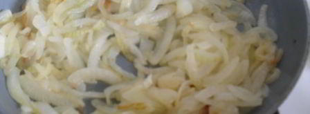 пельмени, запеченные в сметане с ветчиной и сыром. Шаг 2