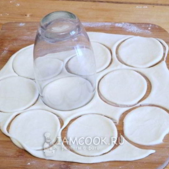 Рецепт теста для пельменей на молоке и сметане