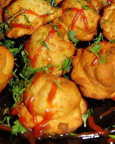 Жареные пельмени с грибами и капустой