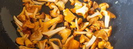 плов с курицей и лисичками. Шаг 8