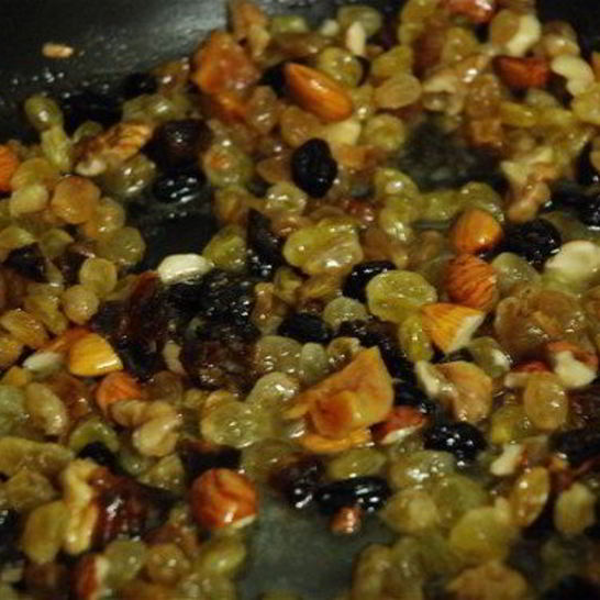 Рецепт сладкого плова с сухофруктами и орехами