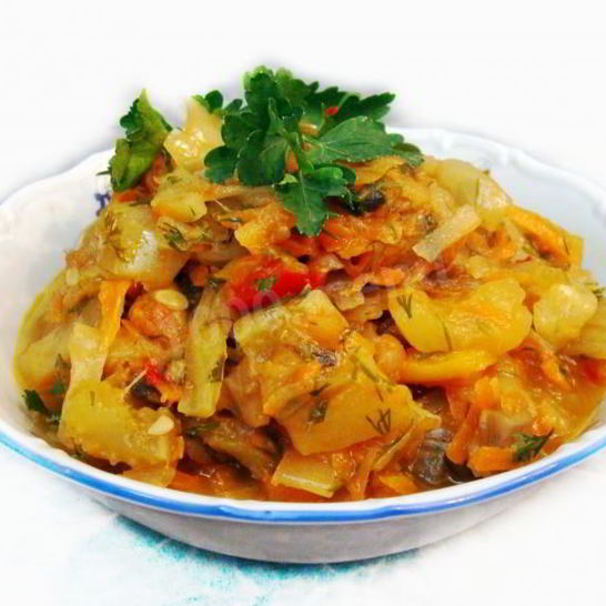 Рецепт овощного рагу кабачки с капустой и шампиньонами