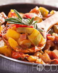 Овощное рагу с баклажанами, картошкой и мясом