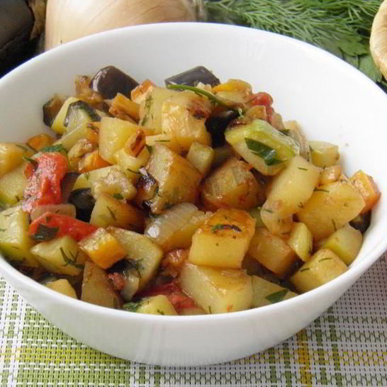 Рецепт овощного рагу с кабачками, баклажанами и картофелем