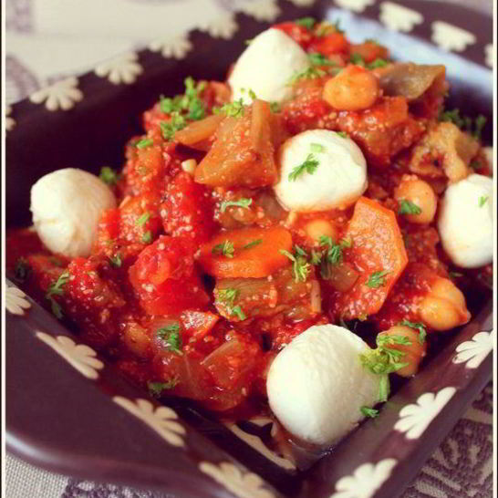 Рецепт овощного рагу с нутом и моцареллой