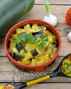 Постное рагу из кабачков с картошкой в мультиварке