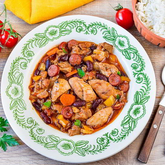 Рецепт рагу из курицы с копчеными колбасками