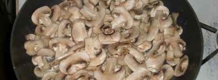 рагу овощное с грибами и куриной печенью. Шаг 4