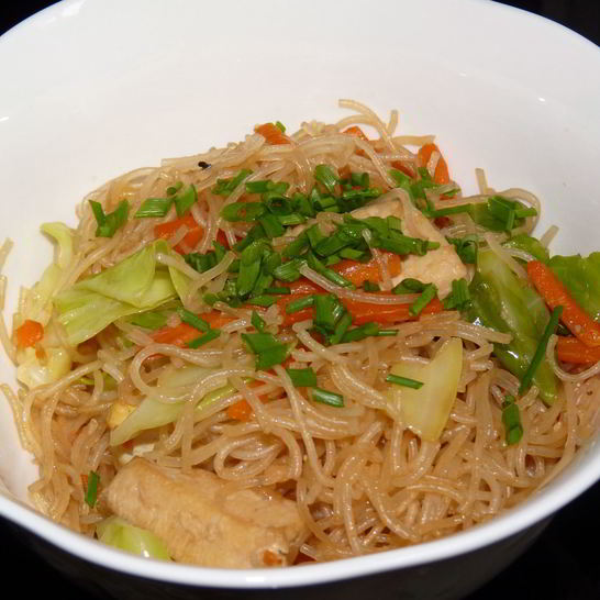 Рецепт рисовой лапши с курицей и овощами