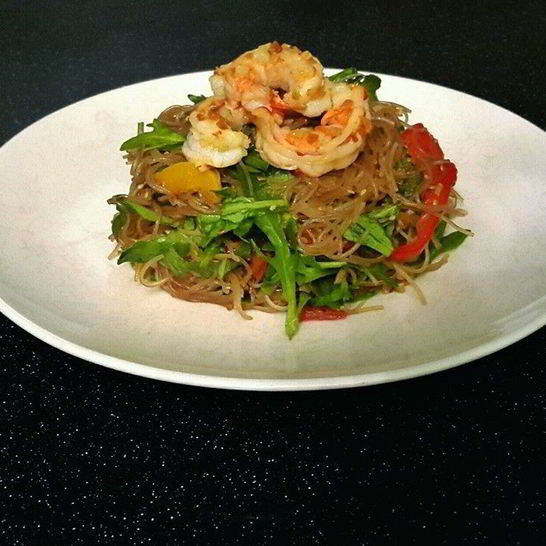 Рецепт рисовой лапши с рукколой и креветками