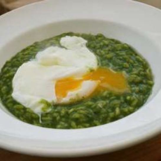 Рецепт ризотто с крапивой и яйцом пашот