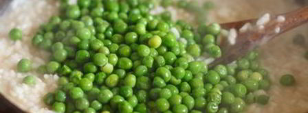 ризотто с уткой и молодым горошком. Шаг 16