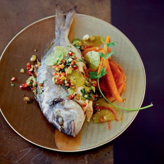 Рецепт дорады с овощами, лимоном и печеной тыквой