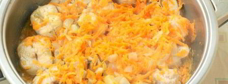 хек с овощами в томатном соусе. Шаг 3