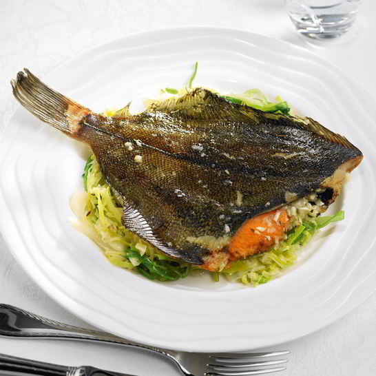 Рецепт печеной камбалы с капустой и пореем