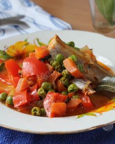 Рыба тушеная с овощами