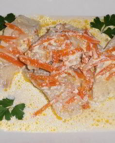 Рыба в сметане на сковороде