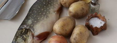 щука с картофелем в фольге в духовке. Шаг 3