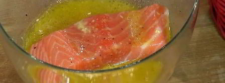 семга с салатом из цикория, фенхеля и редиски. Шаг 3