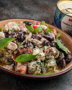 Тунец с фасолью и чили