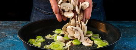 запеченный палтус с шампиньонами и горошком. Шаг 5