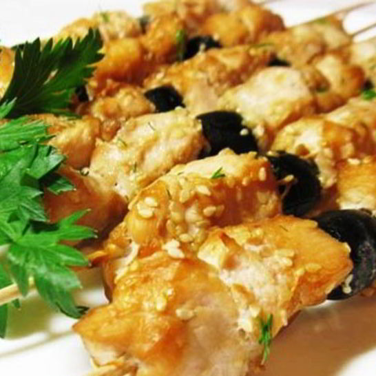 Рецепт куриного шашлыка в соевом маринаде с маслинами