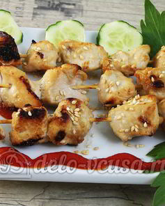 Куриные шашлычки на шпажках