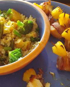 Мини-шашлычки из куриной грудки, бекона, ананаса с соусом Терияки