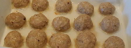 шашлычки из фрикаделек с виноградом и помидорами. Шаг 3