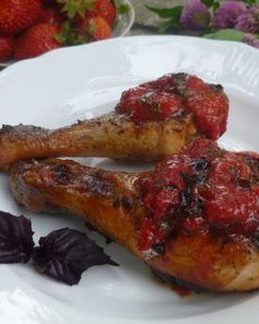 Шашлык из курицы с клубнично-базиликовым соусом